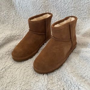 BearPaw Short Boot